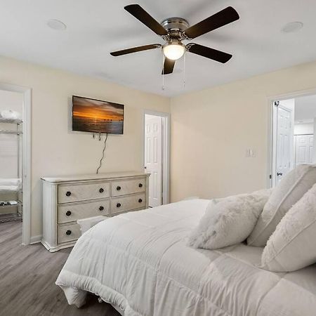 Cozy 2 Bedroom Duplex In Charlotte, Jacuzzi, Sleeps 6 Plus 2 외부 사진