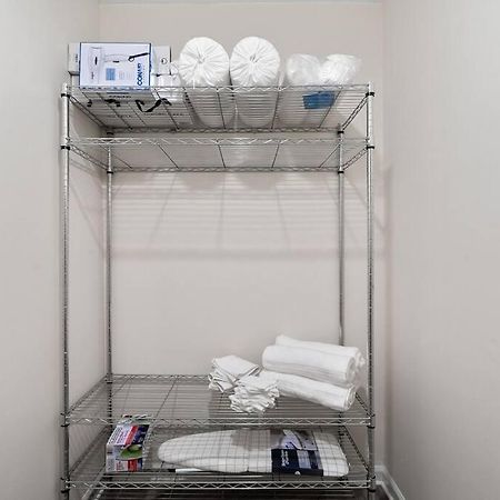 Cozy 2 Bedroom Duplex In Charlotte, Jacuzzi, Sleeps 6 Plus 2 외부 사진