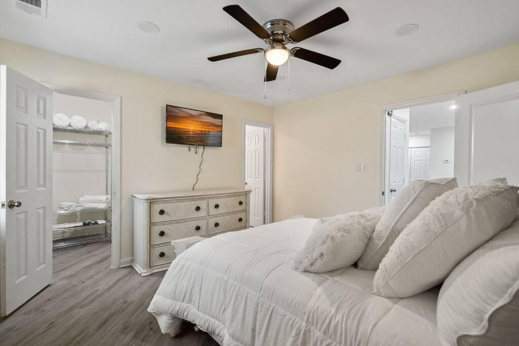 Cozy 2 Bedroom Duplex In Charlotte, Jacuzzi, Sleeps 6 Plus 2 외부 사진