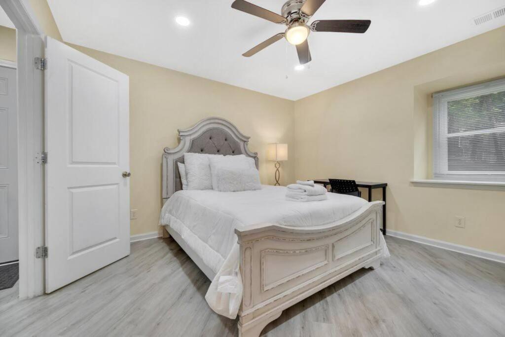 Cozy 2 Bedroom Duplex In Charlotte, Jacuzzi, Sleeps 6 Plus 2 외부 사진